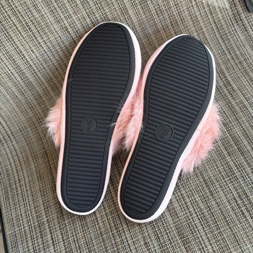 Victoria Secret Pink Fuzzy Women's Slippers - Picture 4 of 7